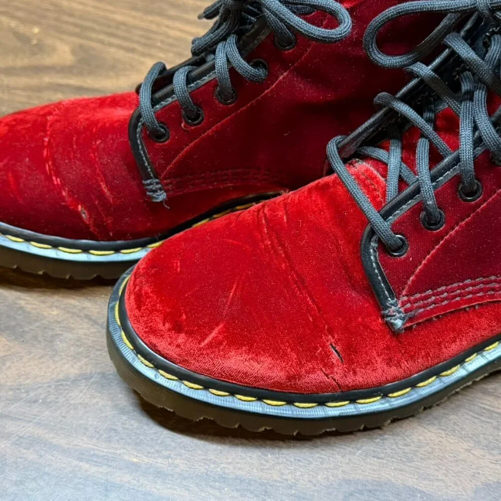 Vintage Red Velvet Doc Martens 8-Eye Boots - UK5 - Picture 9 of 12